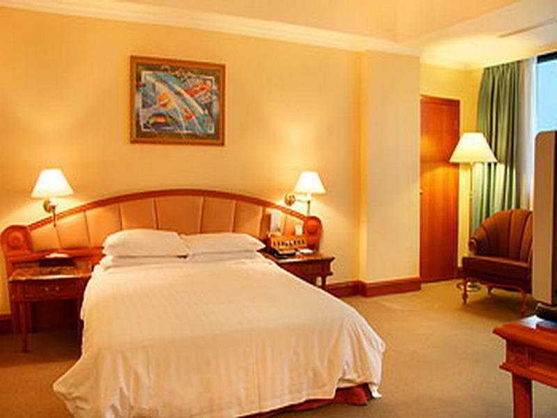 Grand Bay Hotel Zhuhai Extérieur photo