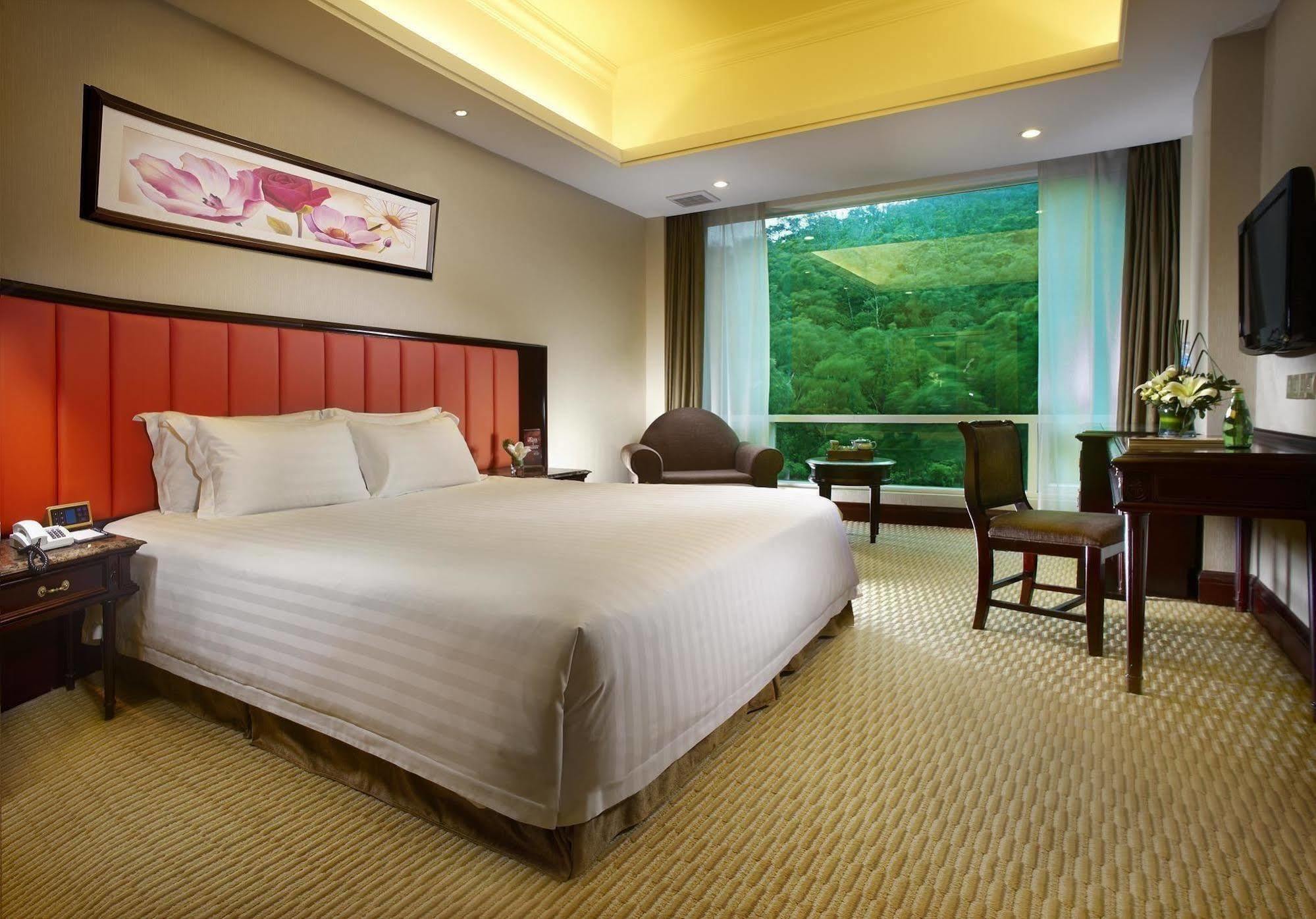Grand Bay Hotel Zhuhai Extérieur photo